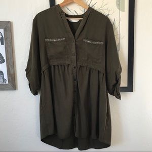 Green pocketed dress (above knee)